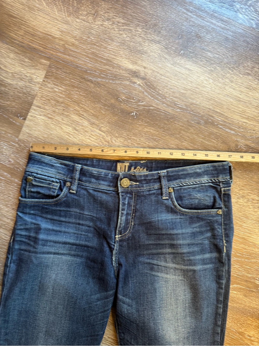 Kut From The Kloth Dark Wash Cropped Jeans with Cuffed Hem - Capri Sz 8 - Picture 3 of 12